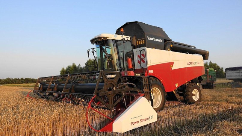 Комбайн Ростсельмаш Акрос 595