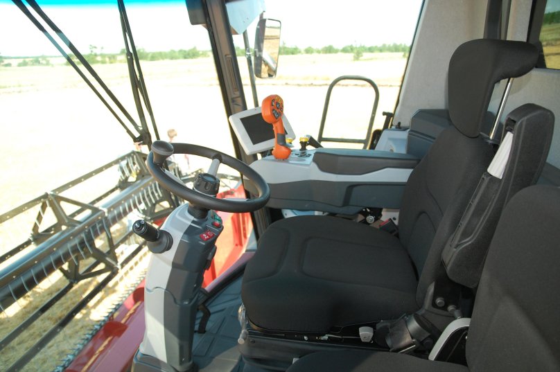 Акрос 595 плюс кабина