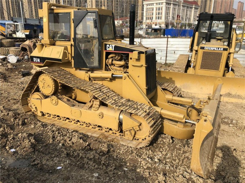 Катерпиллер бульдозер