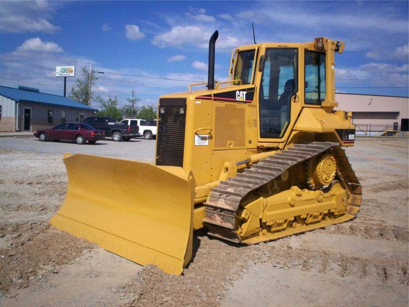 Катерпиллер бульдозер