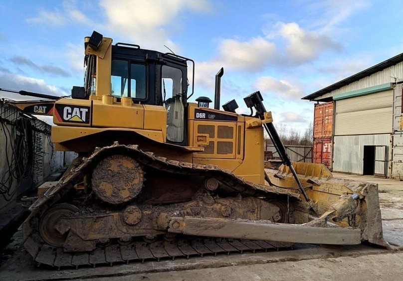 Бульдозер Cat d6