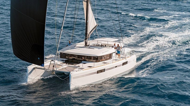 Катамаран Lagoon 52