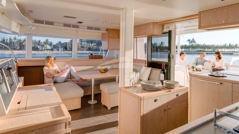 Катамаран Lagoon 52 f