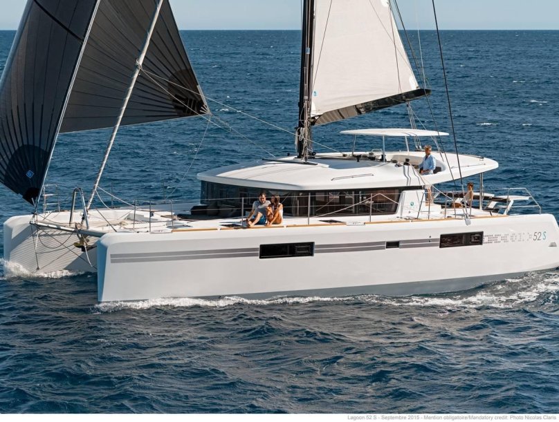 Катамаран Lagoon 52