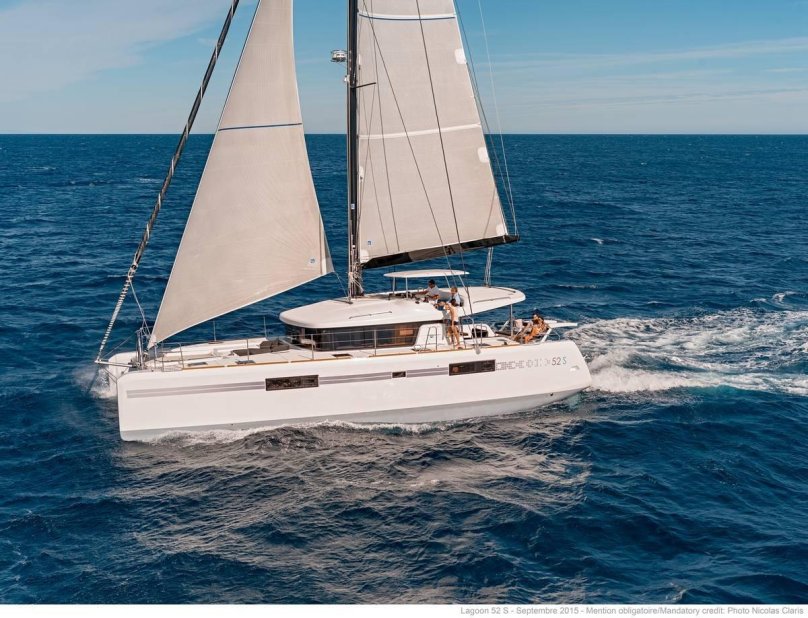 Катамаран Lagoon 52
