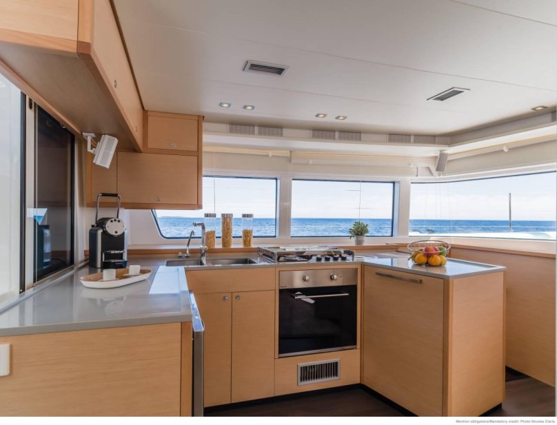 Катамаран Лагун 52f