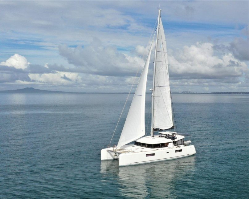 Катамаран Lagoon 52