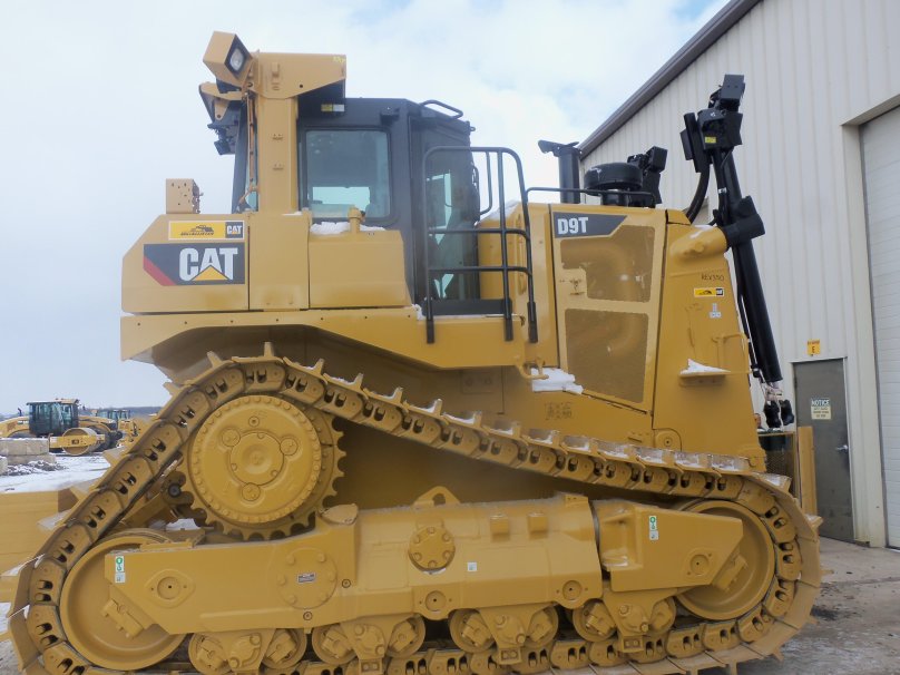 Бульдозер Cat d9