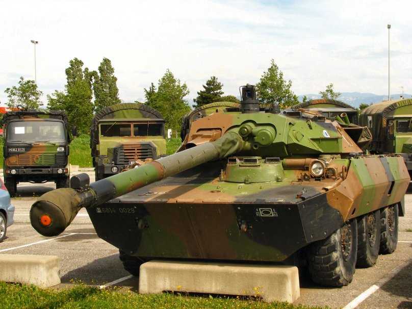 AMX-10rc колесный танк