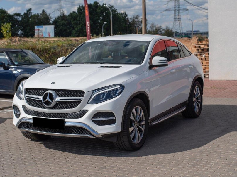 Mercedes-Benz GLA 200 1.6 AMT (