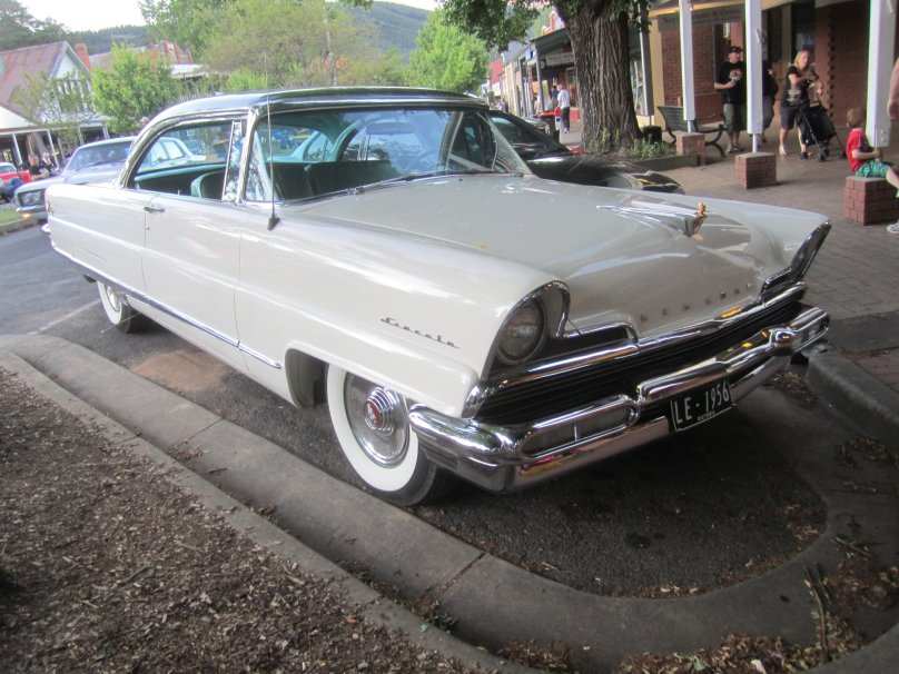 Lincoln Capri 1956