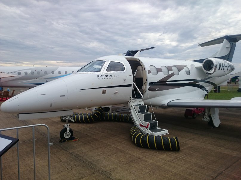 Эмбраер Пхеном