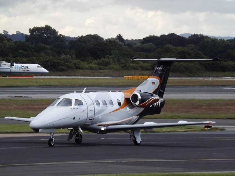 Самолёт Embraer Phenom 100
