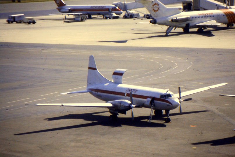 DC 4 MCDONNELL Douglas
