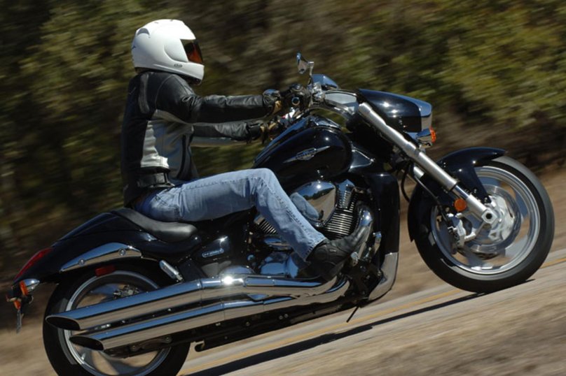 Сузуки интрудер 1800