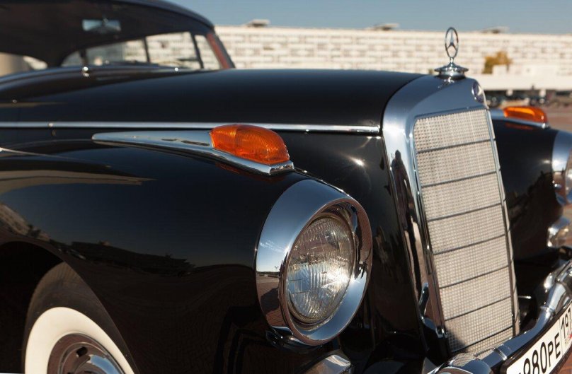 77 Года машина