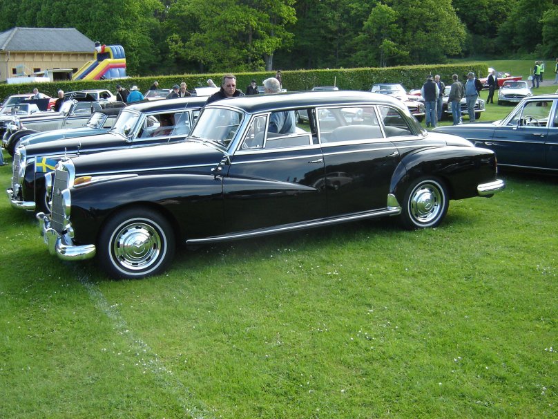 Mercedes Adenauer 300 Вики