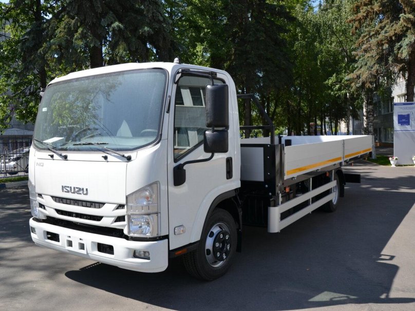Isuzu грузовой бортовой