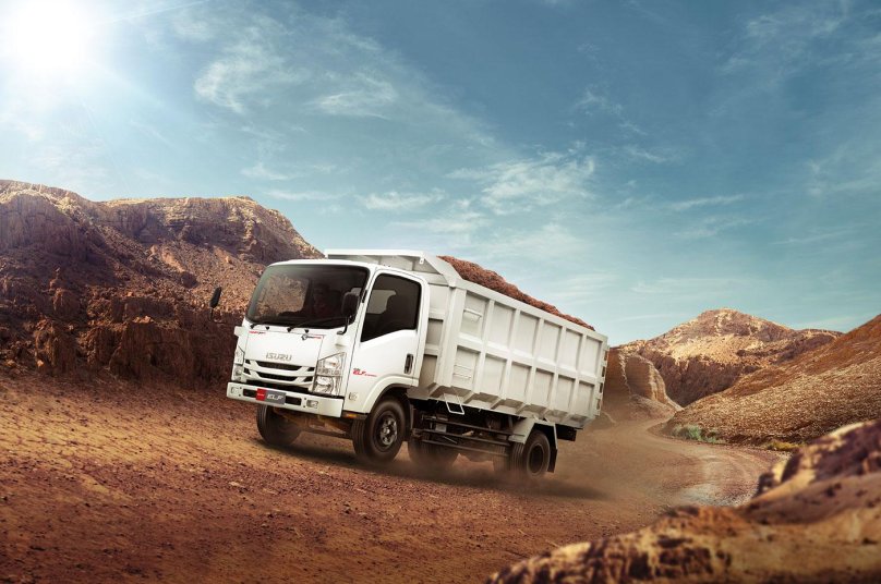 Isuzu NMR самосвал