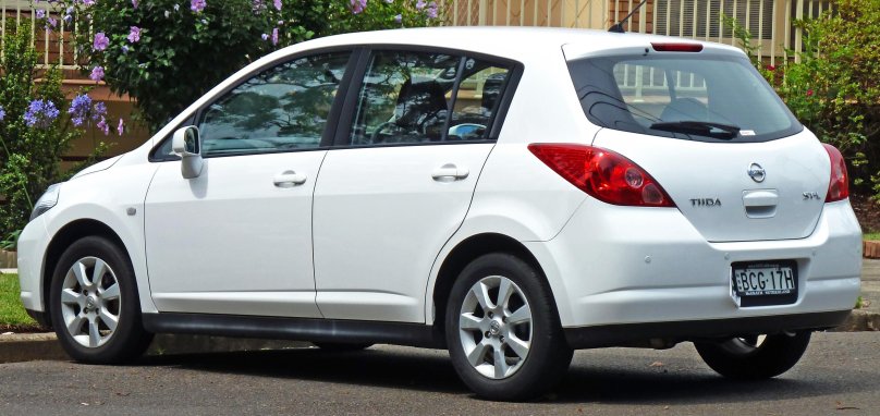 Nissan Tiida с11