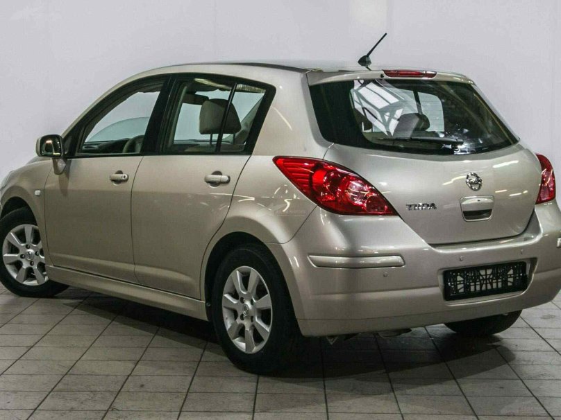 Nissan Tiida 2011