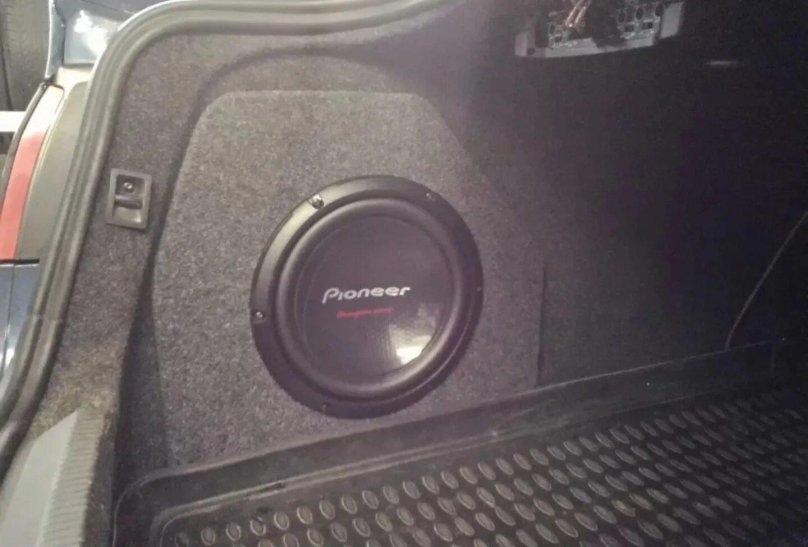 Корпус стелс для сабвуфера VW Passat b5 +