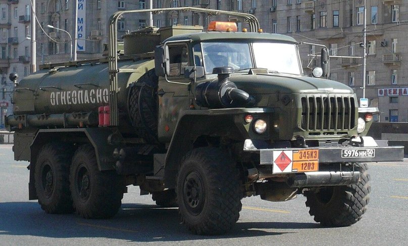 Урал 4320 топливозаправщик военный