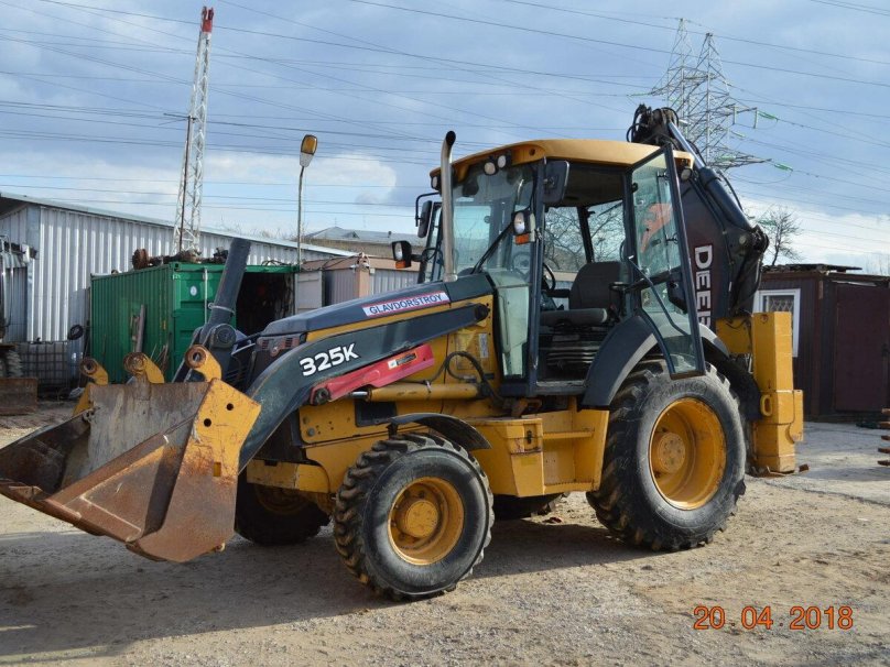 Экскаватор погрузчик John Deere 325j