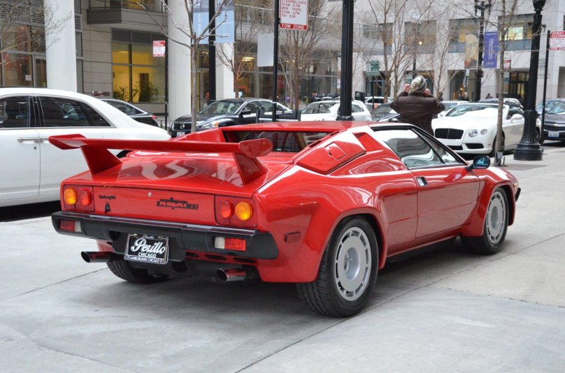 Lamborghini Jalpa в лесу