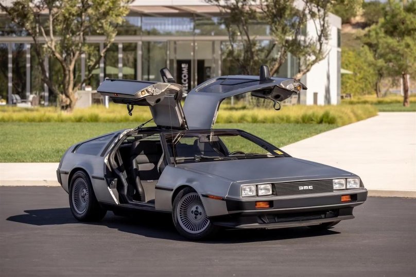 DMC DELOREAN