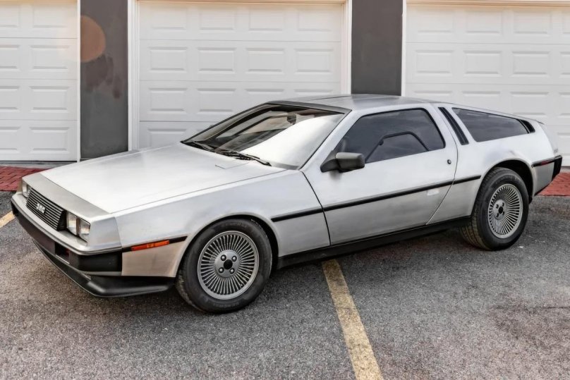 DELOREAN DMC-12 1981