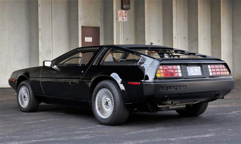 Черный Делориан