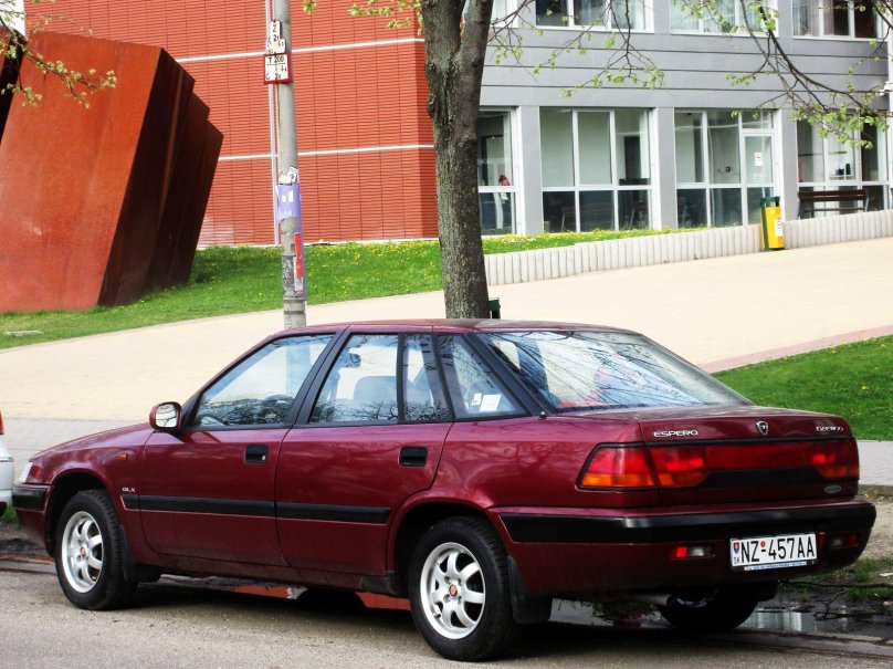 Машина Daewoo espero