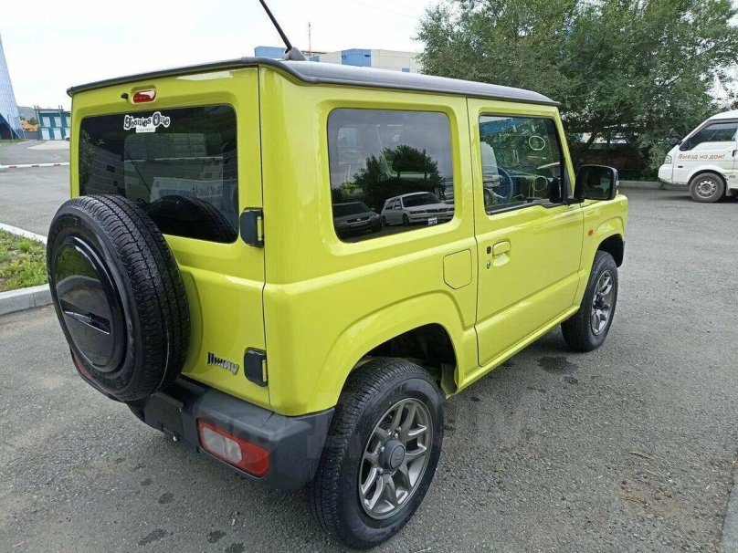 Сузуки жёлтый в форме коробки