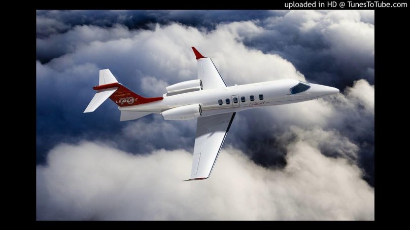 Самолет Learjet