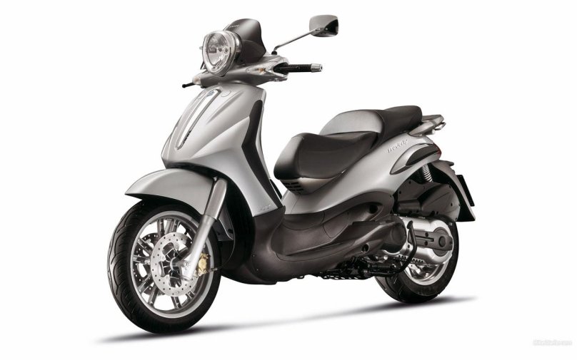 Piaggio макси скутер