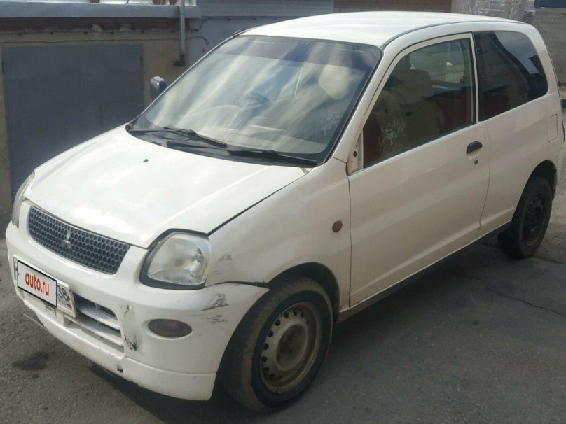 Миника 2011 Mitsubishi Minica