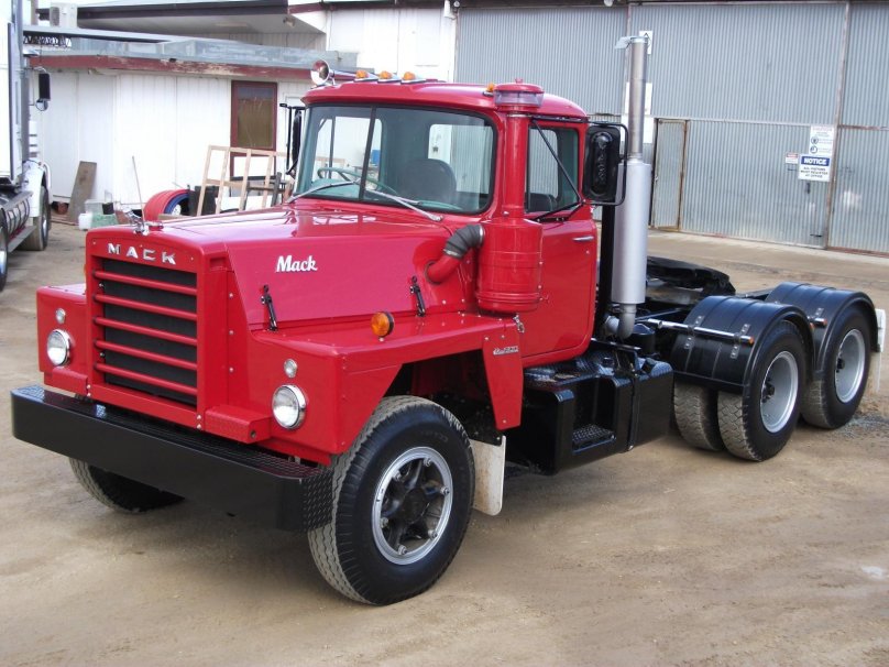Mack r600