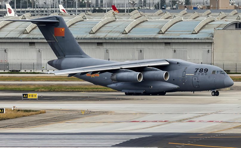 Серый самолет