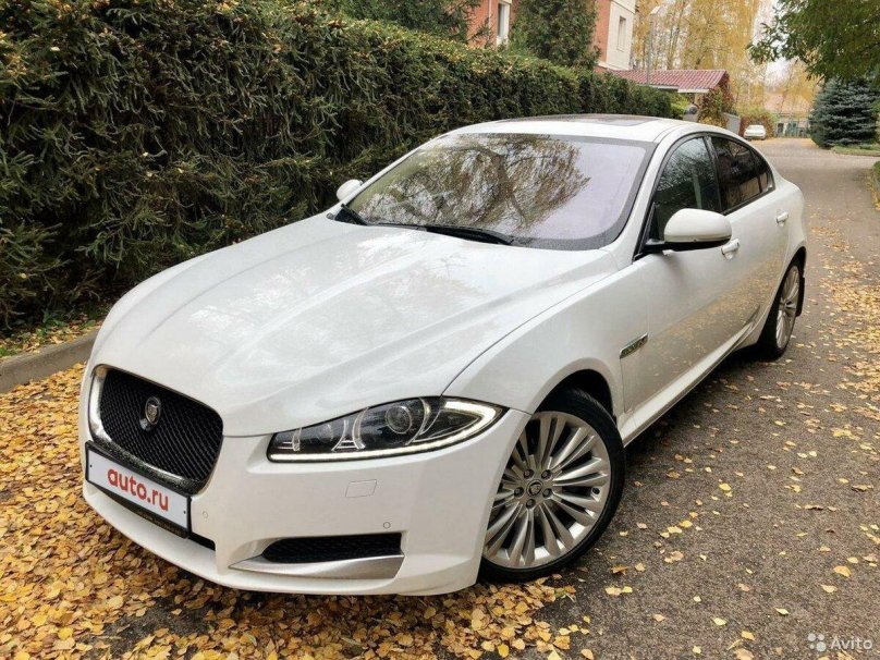 Ягуар XF 2012 белый