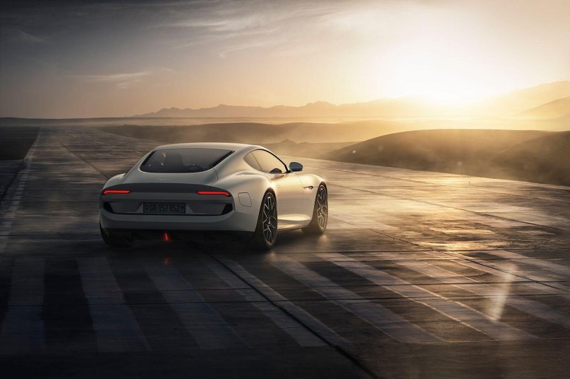 Машина на закате