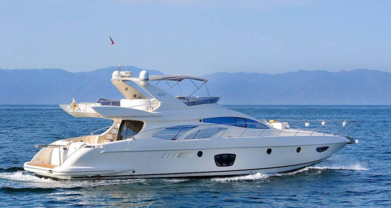 Azimut 62 яхта