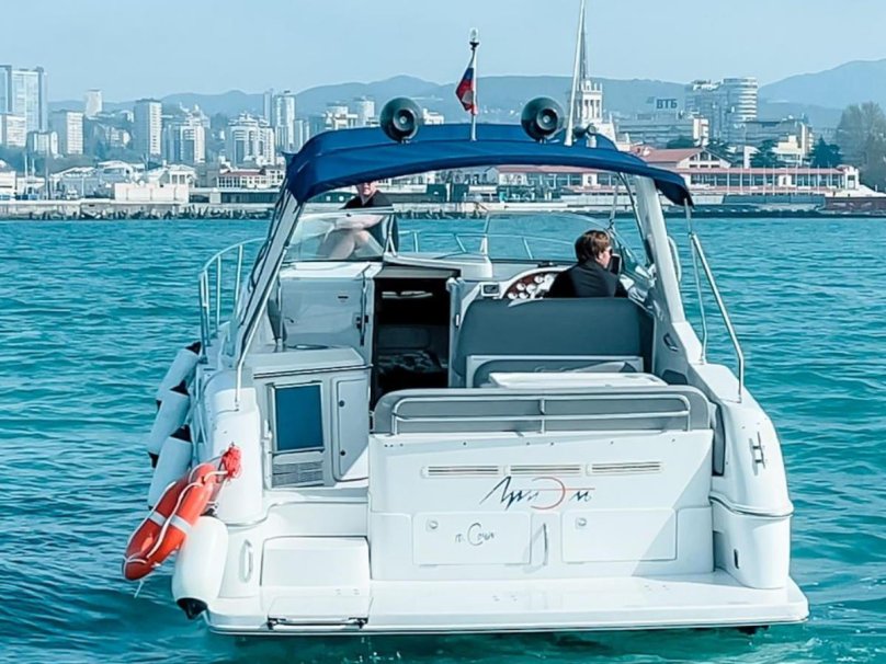 Катер Bella 9000