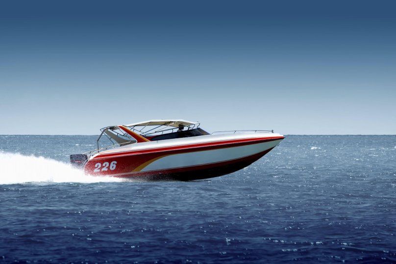 Красивый катер