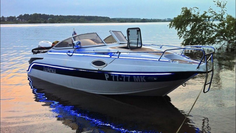 Моторный катер