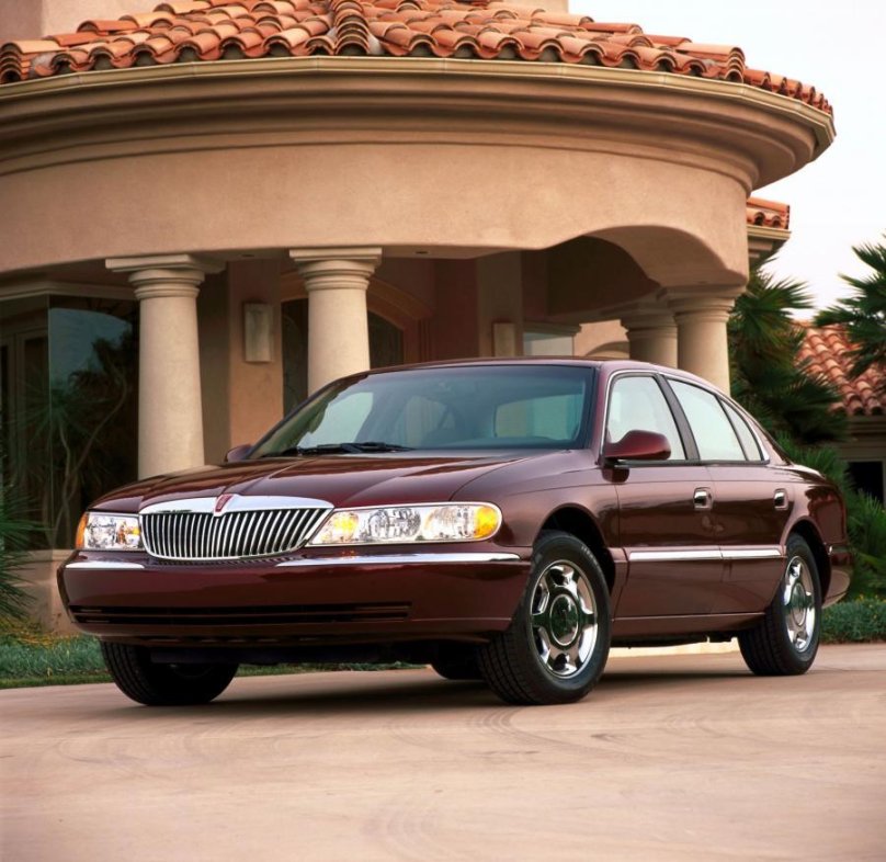 Автомобиль Линкольн Континенталь