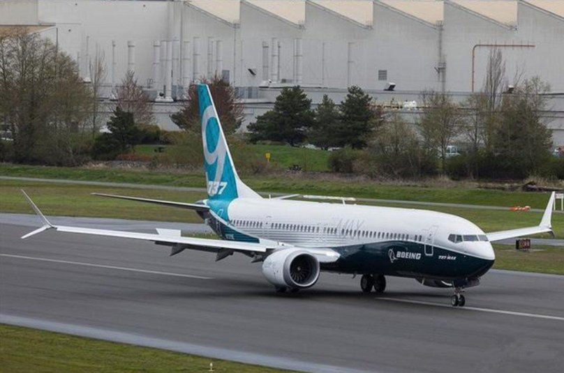 737 Max 8