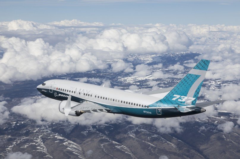 737 Max 7