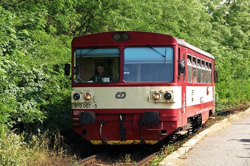 Рельсовый автобус серии 810