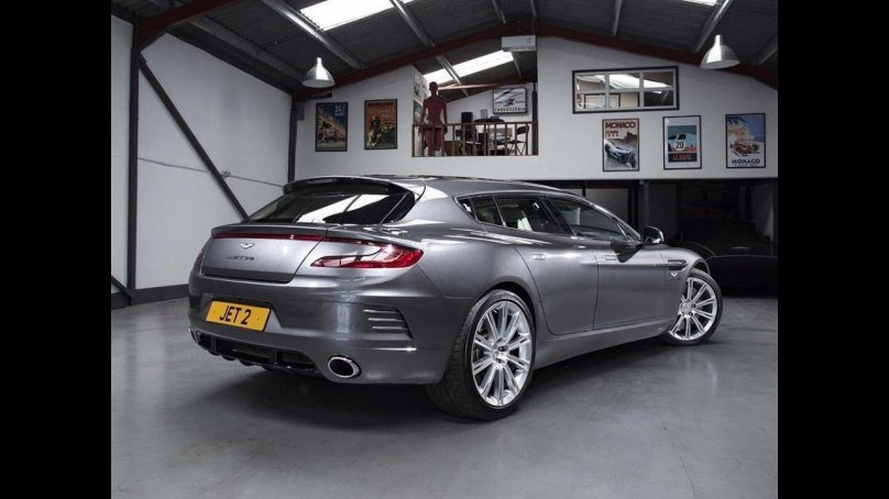 Астон Мартин универсал